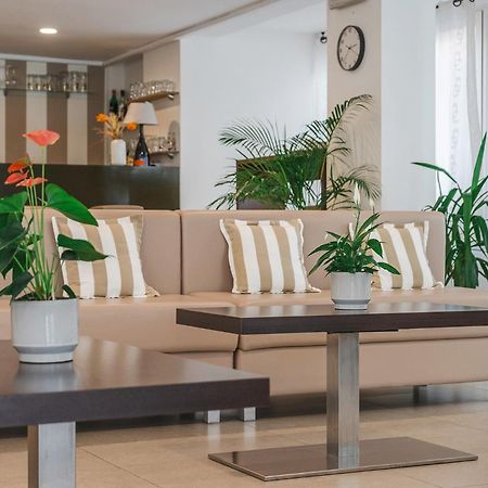 Hotel Carmen Ричоне Екстериор снимка