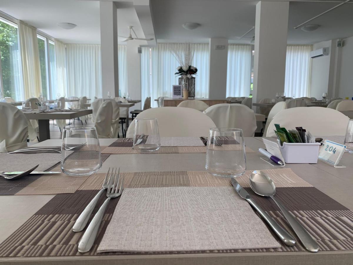 Hotel Carmen Ричоне Екстериор снимка