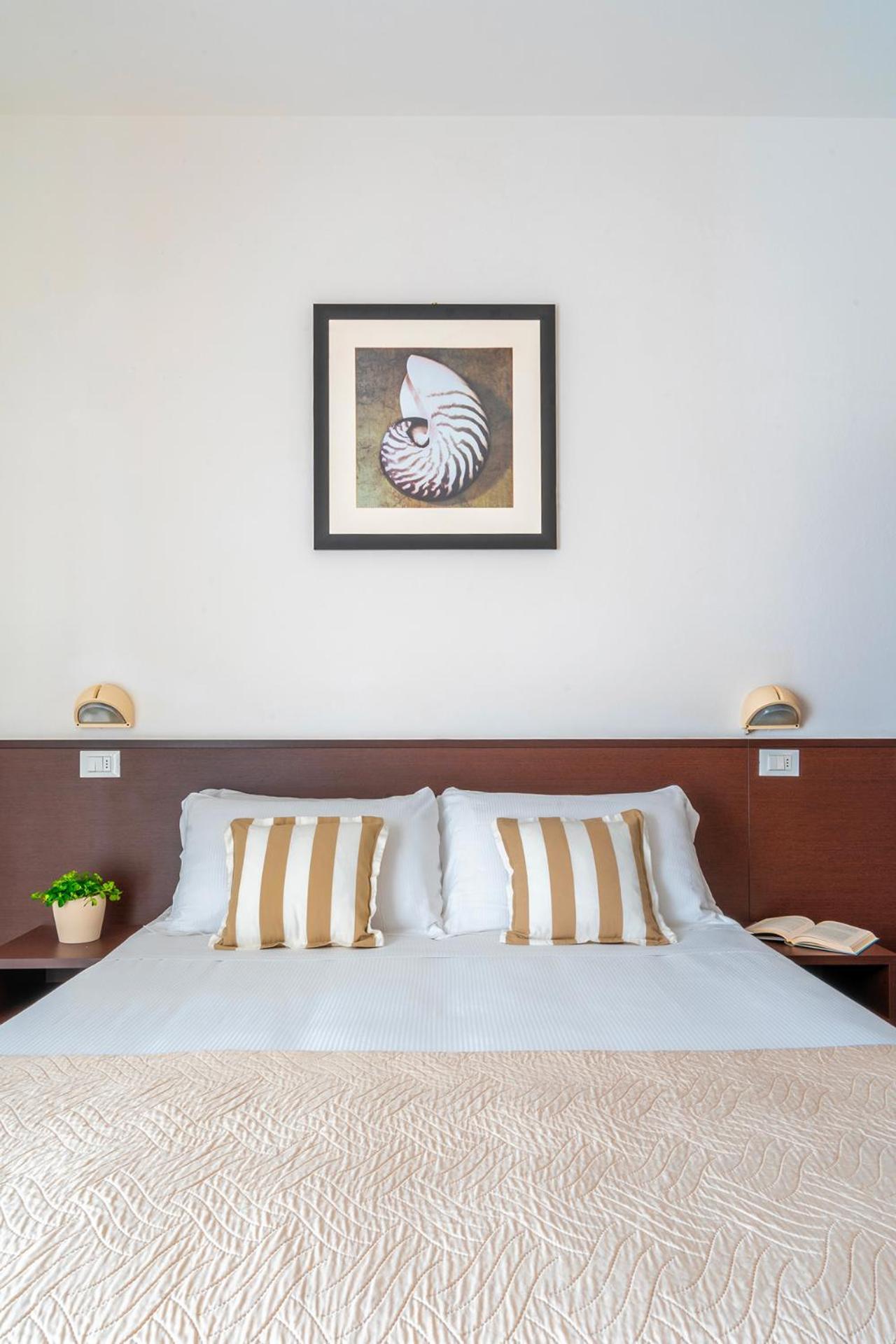 Hotel Carmen Ричоне Екстериор снимка