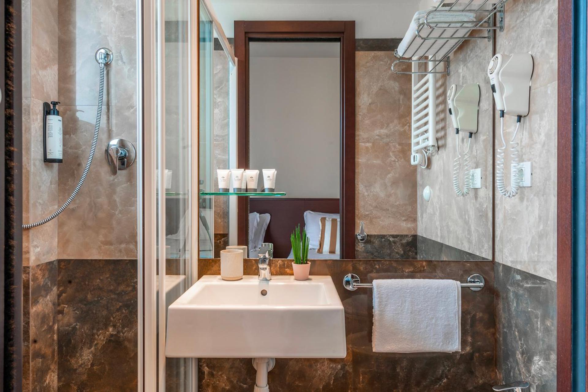 Hotel Carmen Ричоне Екстериор снимка