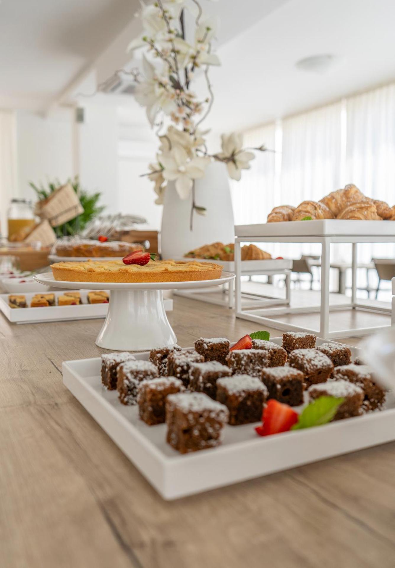 Hotel Carmen Ричоне Екстериор снимка