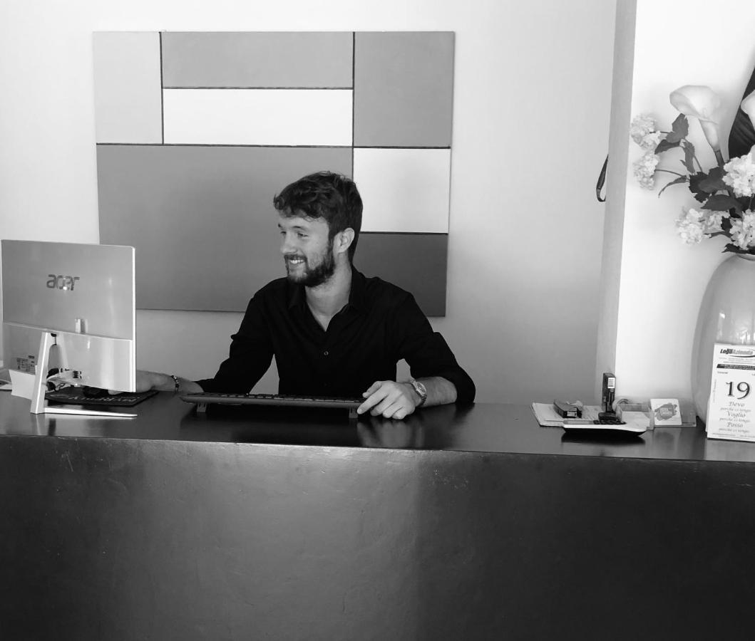 Hotel Carmen Ричоне Екстериор снимка